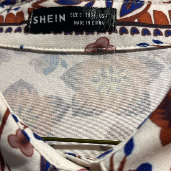 SHEIN | Women’s Retro 70s inspired floral button down shirt Size S - Picture 7 of 9